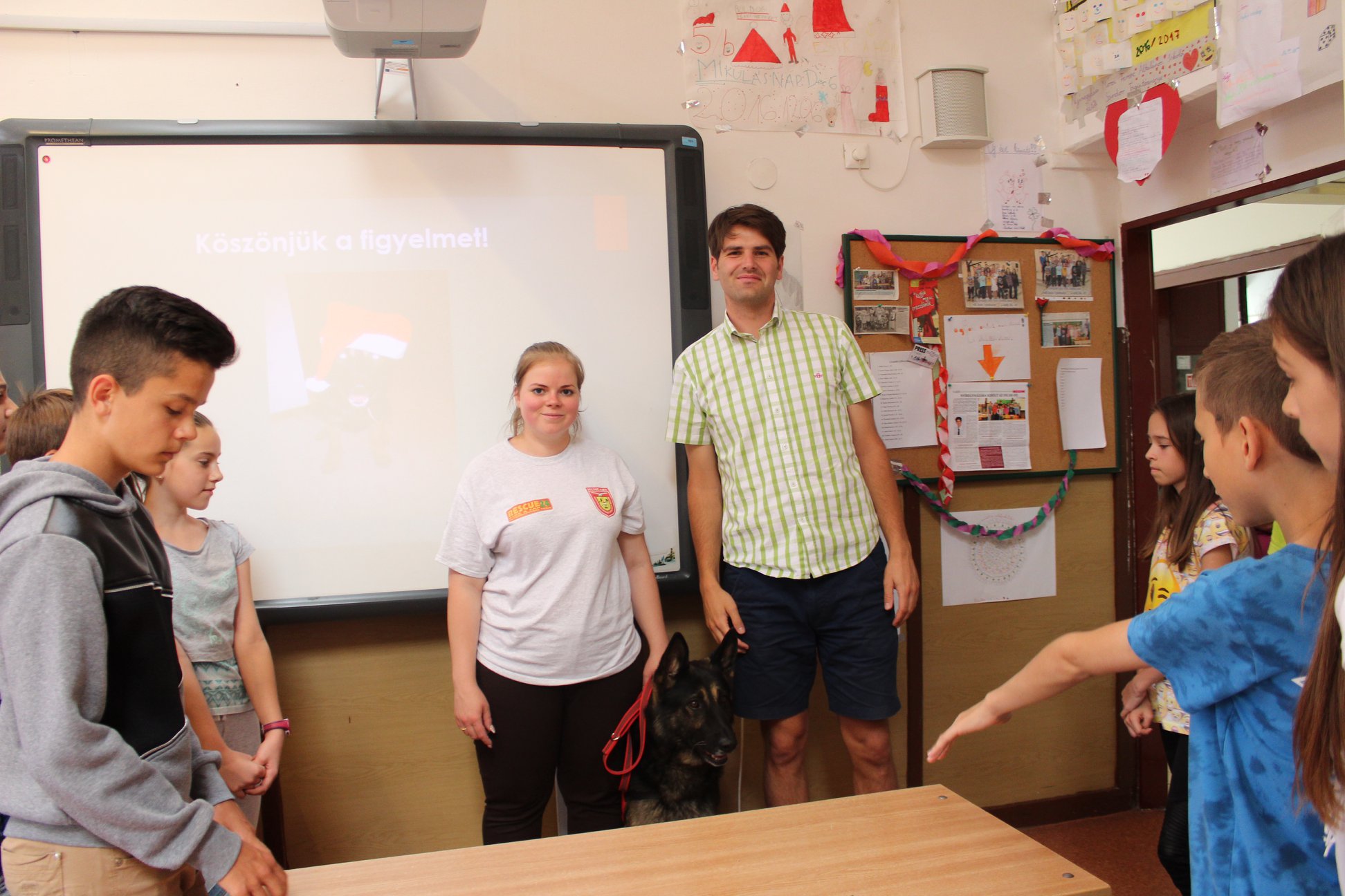 22. Máténé Bajnay Eszter a Kelet-magyarországi Speciális Mentő Egyesület önkéntese, Nikó nevű kutyájával - 2017. június 8.