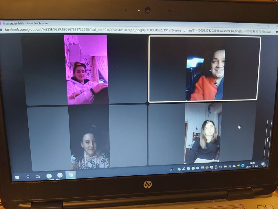 112. Náray Erika színésznő, énekesnő, szinkronszínész. Jelenleg a Spektrum Home hangja, korábban pedig a Super TV2 hangja - 