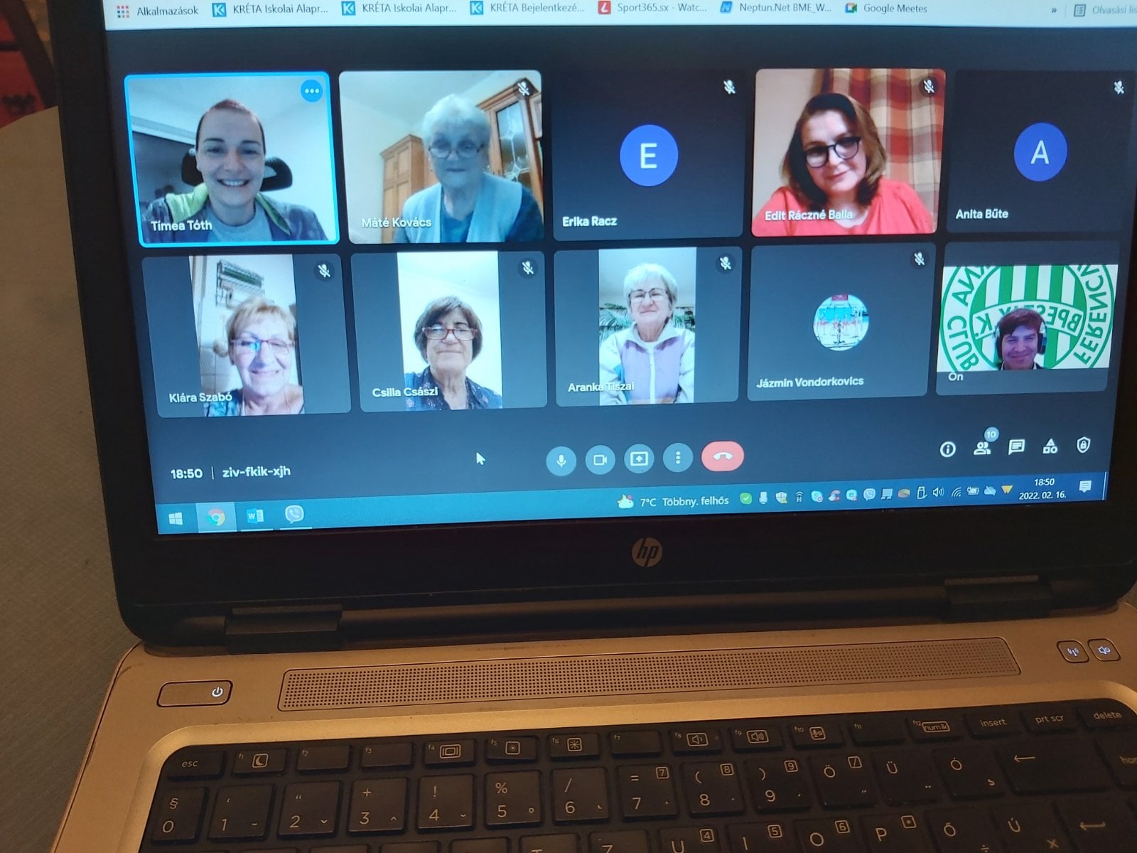 199. Tóth Tímea olimpiai 4. és 5. helyezett, világbajnoki 2. és 3. helyezett, Európa-bajnoki 3. és 5. helyezett válogatott kézilabdázó, a Ferencváros egykori játékosa, magyar bajnok, Bajnokok Ligája 2. helyezett 