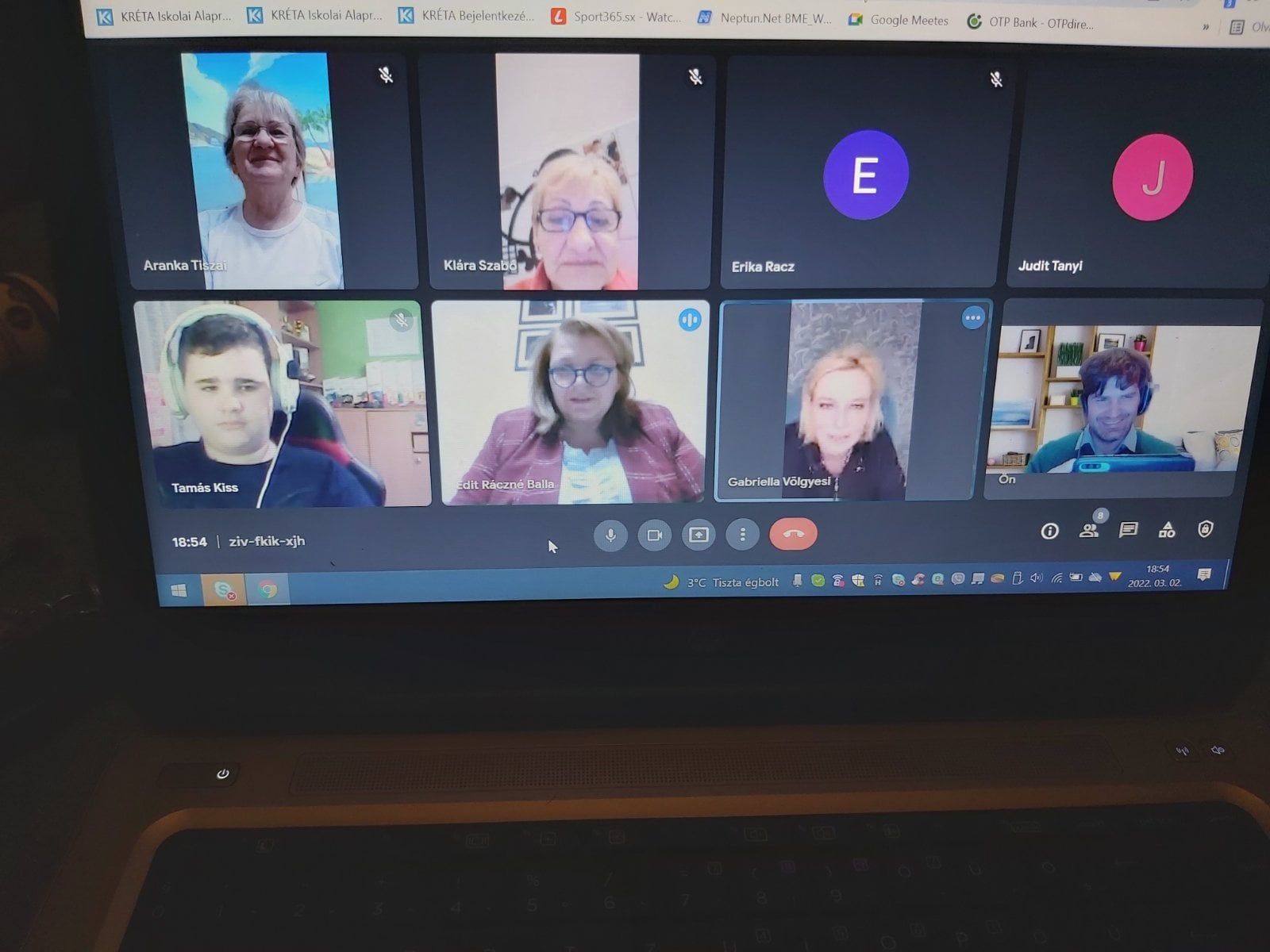 206. Dr. Völgyesi Gabriella énekesnő, jogász. A Unique együttes énekesnője 